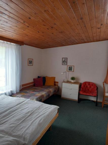 lůžkový s výhledem na hory 